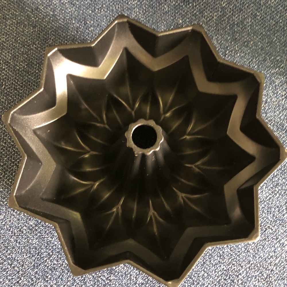 HOT🔥$15! Nordic Ware “Star” Bundt Pan 10-cup, Pre-Owned, Made in USA - Picture 2 of 7